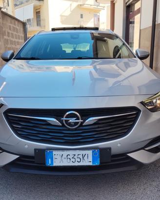 Opel INSIGNIA 1.6 CDTI 136 cv - CAMBIO AUTOMATICO 