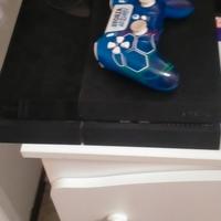 PlayStation 4 con 8 giochi 