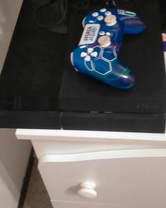 PlayStation 4 con 8 giochi 