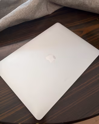 MacBook Pro 13" 2017 Touch Bar - i5 - 8gb - 256GB