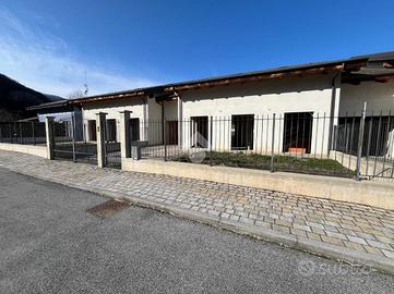 VILLA A SCHIERA A SANFRONT
