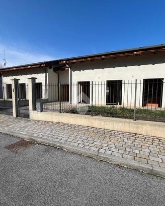 VILLA A SCHIERA A SANFRONT