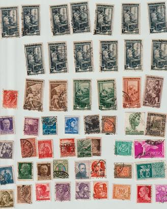 53 francobolli in lire di serie diverse.