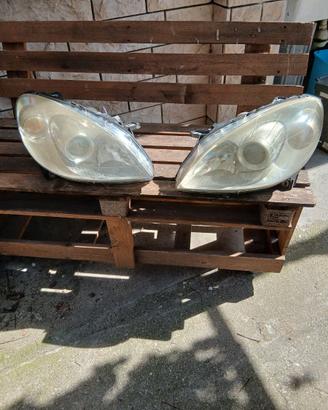 FARI ANTERIORI MERCEDES CLASSE B 200 USATI