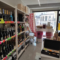 Scafalatura in legno per negozio