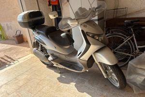Piaggio Beverly 250