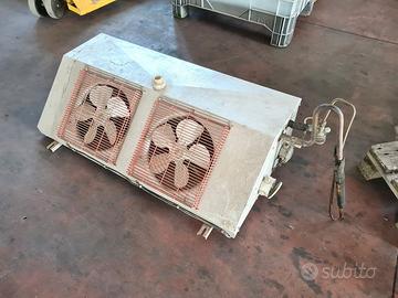 evaporatore angolare a parete con motore usato