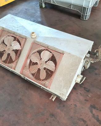 evaporatore angolare a parete con motore usato
