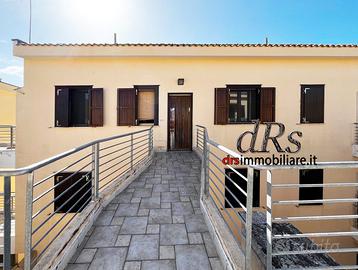 Metaponto lido. Sanbull club. Box. Piscina. Portie