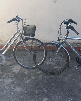 coppia biciclette uomo e donna