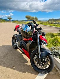 DUCATI STREETFIGHTER V2