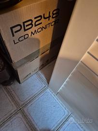 monitor in foto ancora imballato