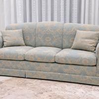 Coppia di divani classici 2 e 3 posti