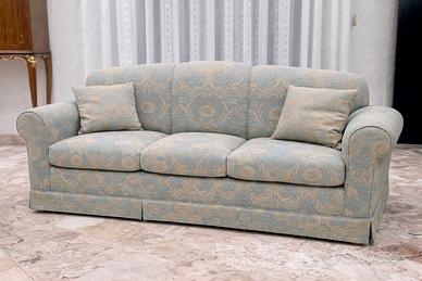 Coppia di divani classici 2 e 3 posti