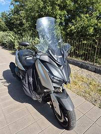 YAMAHA X-MAX 400