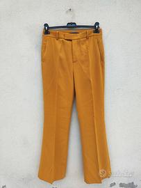 Pantaloni flare color senape Zara