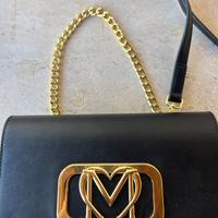 Portafoglio con catena Moschino