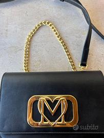 Portafoglio con catena Moschino