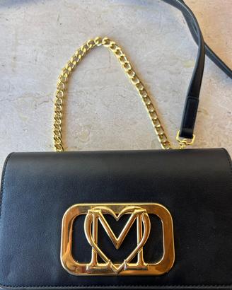 Portafoglio con catena Moschino