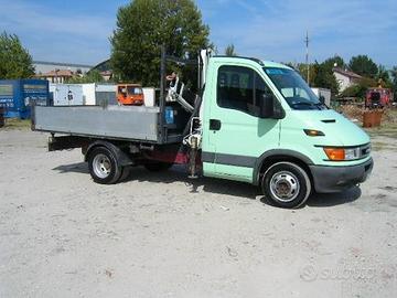 Iveco Daily ribaltabile e gru