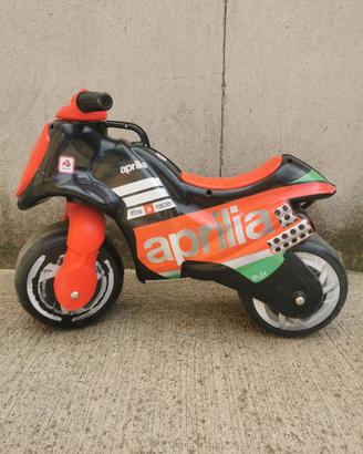 Moto cavalcabile Aprilia Primi Passi giocattolo Bi