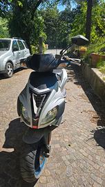 Aprilia SR 50 R - Scooter