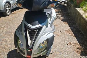 Aprilia SR 50 R - Scooter
