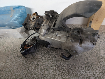 Ricambi blocco vespa GTS 250