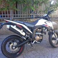 Promo motard xsm 125 bianco-mot.a liquido aprilia