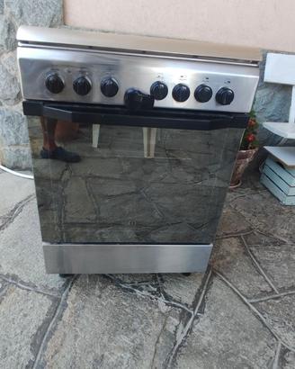 Cucina gas e forno elettrico Indesit