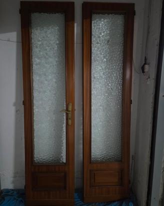 Porte antiche in legno e vetro