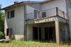 Casa indipendente con terreno località San Liberio