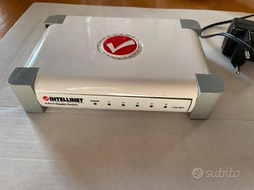 Switch di rete 5 porte intellinet bianco