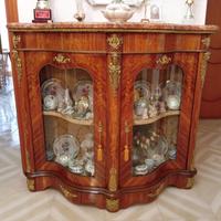 Pezzo basso d’arredamento