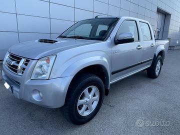 Isuzu D-Max 3.0 TD cat Crew Cab 4WD Pup. LS SI PER