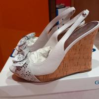 scarpa zeppa Guess