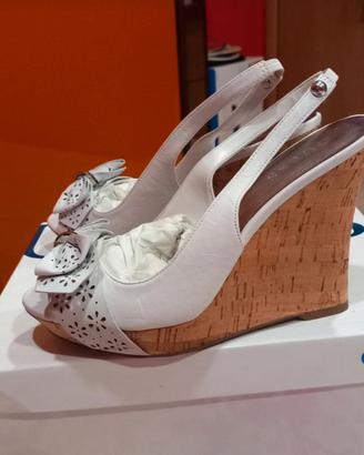 scarpa zeppa Guess