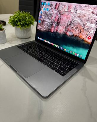 Macbook pro 13”