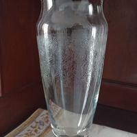 Vaso da fiori in cristallo con incisione floreale