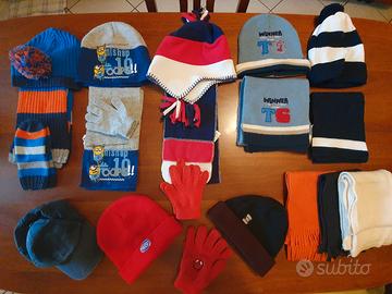 Blocco 45 pezzi abbigliamento con personaggi vari