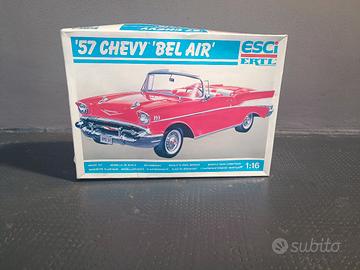 Modellino da montare di una Chevy bel air del 57