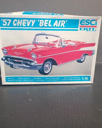 Modellino da montare di una Chevy bel air del 57
