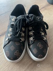 Guess scarpe taglia 38