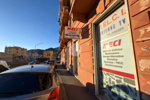 NEGOZIO A GENOVA