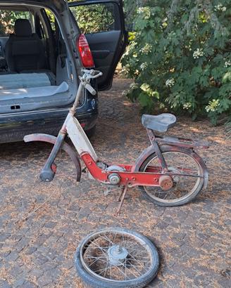 Ciclomotori, scooter e moto vecchie 