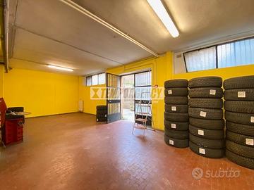 AMPIO LABORATORIO CON BOX DOPPIO DI 25 MQ