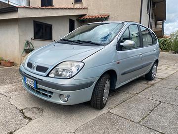 Renault Scenic 1,9 dci perfetta con ricambi