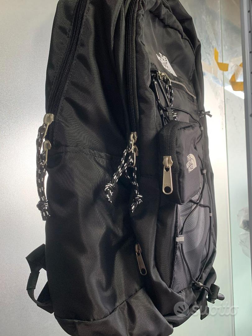 Zaino scolastico North Face mai usato Abbigliamento e Accessori In vendita a Milano