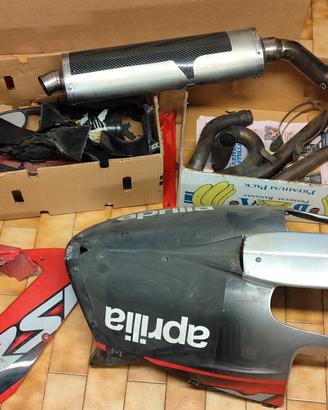 carene e scarico Aprilia rsv 1000 2001