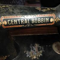 Macchina per cucire antica